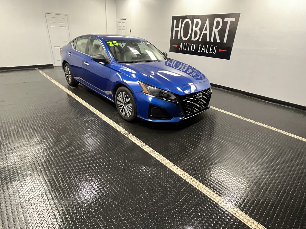 2025 Nissan Altima Image 1