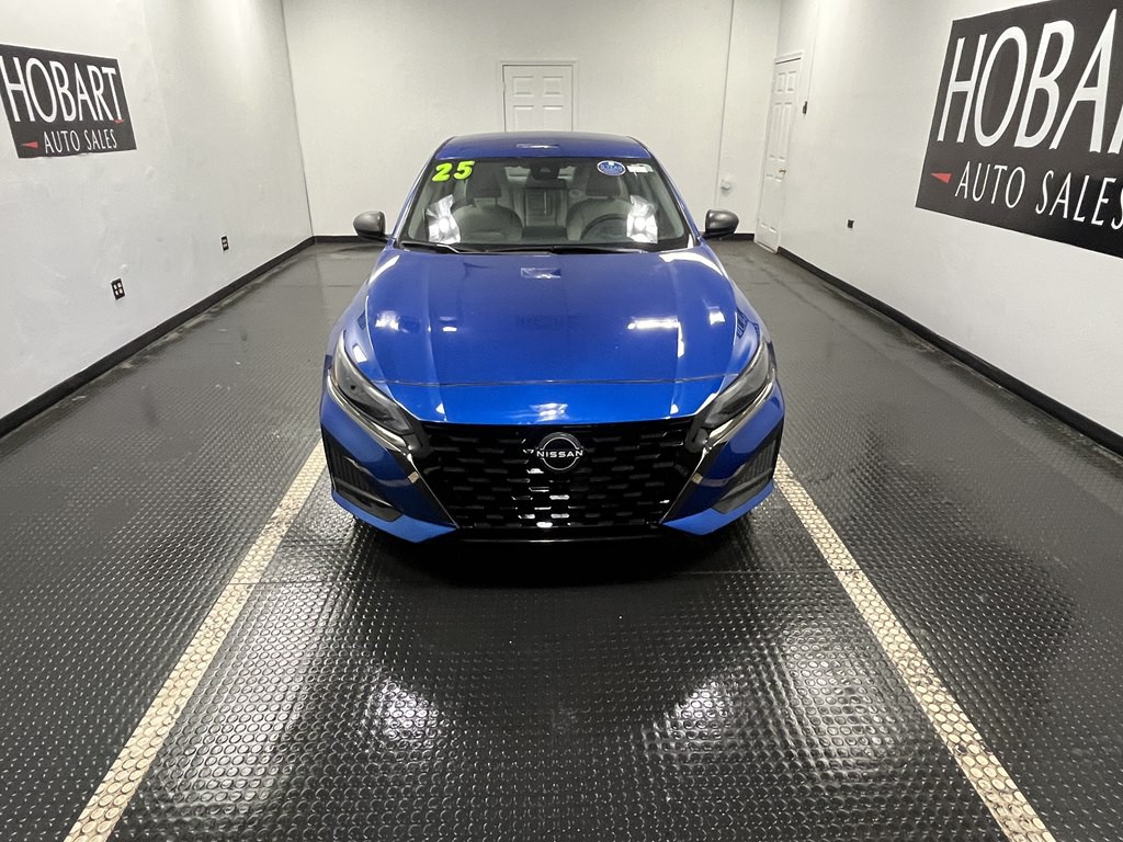 2025 Nissan Altima Image 2