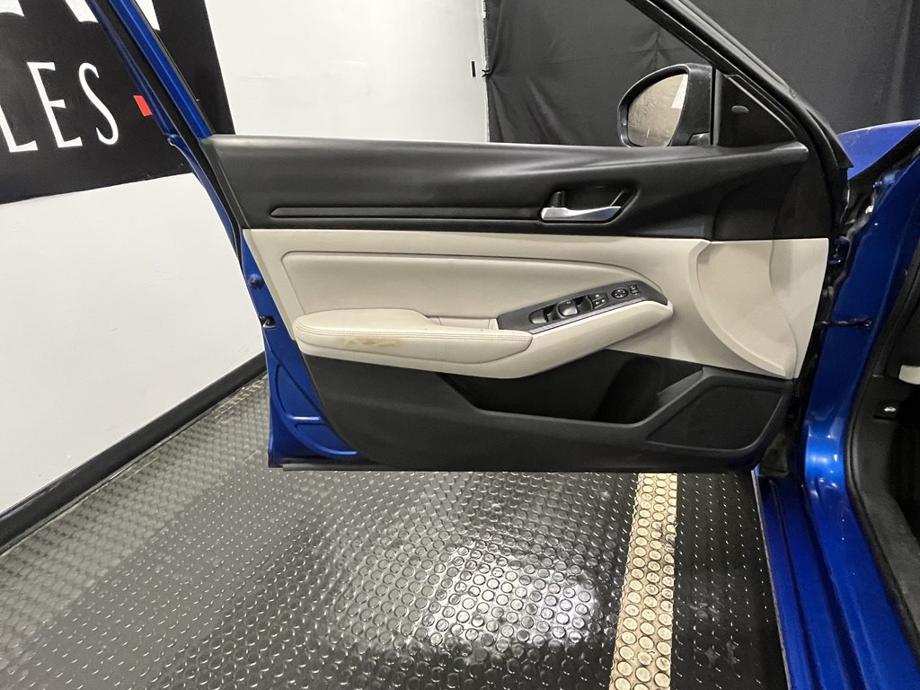 2025 Nissan Altima Image 7