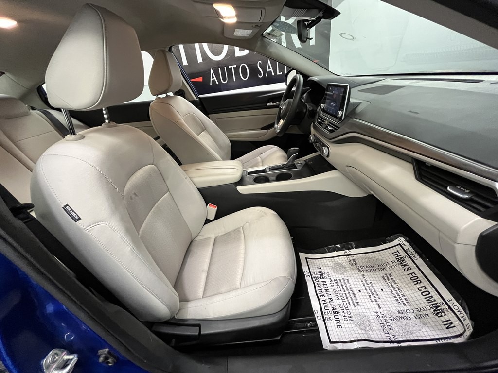 2025 Nissan Altima Image 8