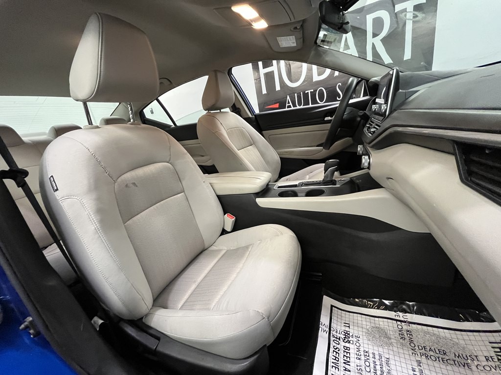 2025 Nissan Altima Image 9