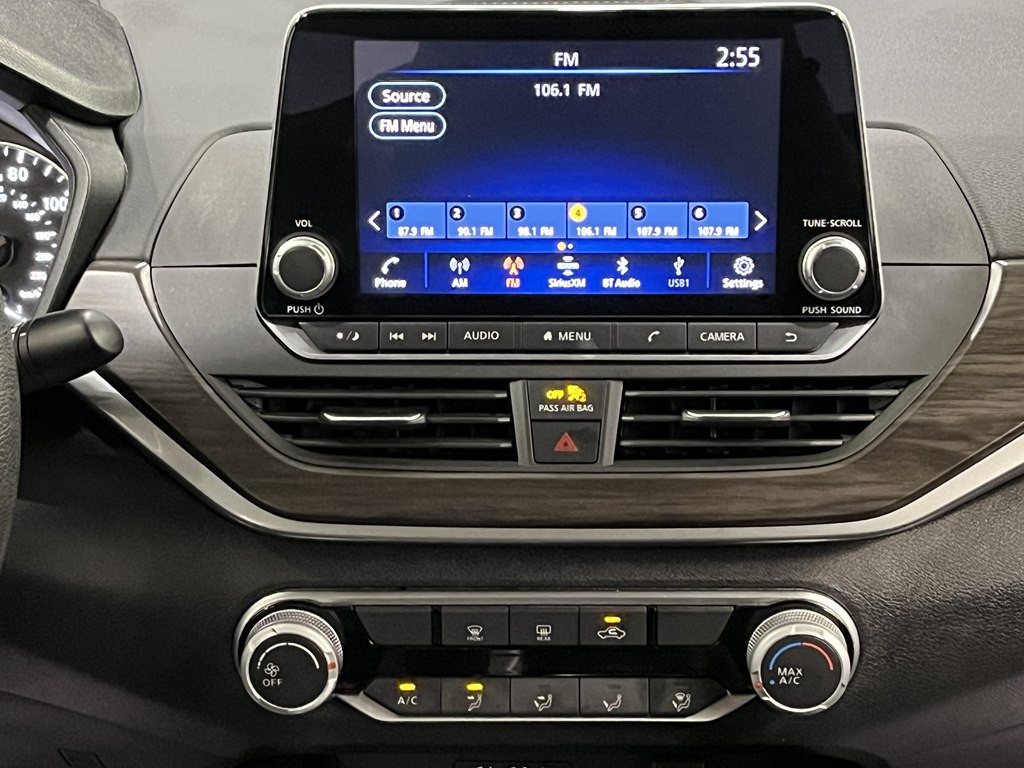 2024 Nissan Altima Image 17