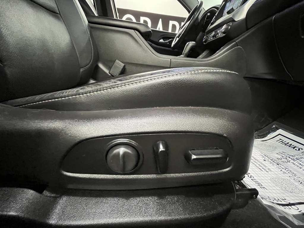 2017 GMC Acadia Image 12