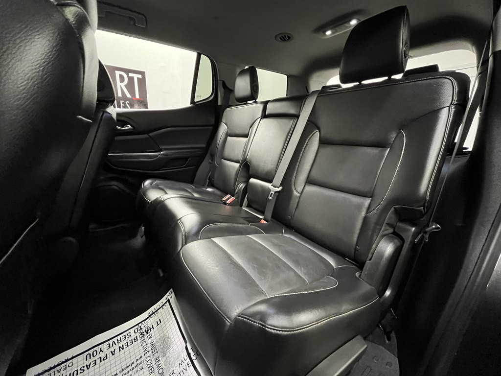 2017 GMC Acadia Image 16