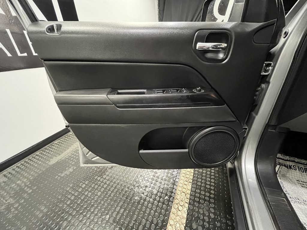 2016 Jeep Patriot Image 7