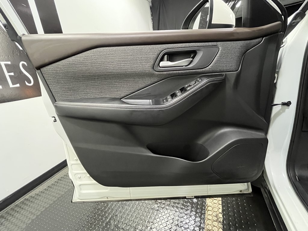 2023 Nissan Rogue Image 7