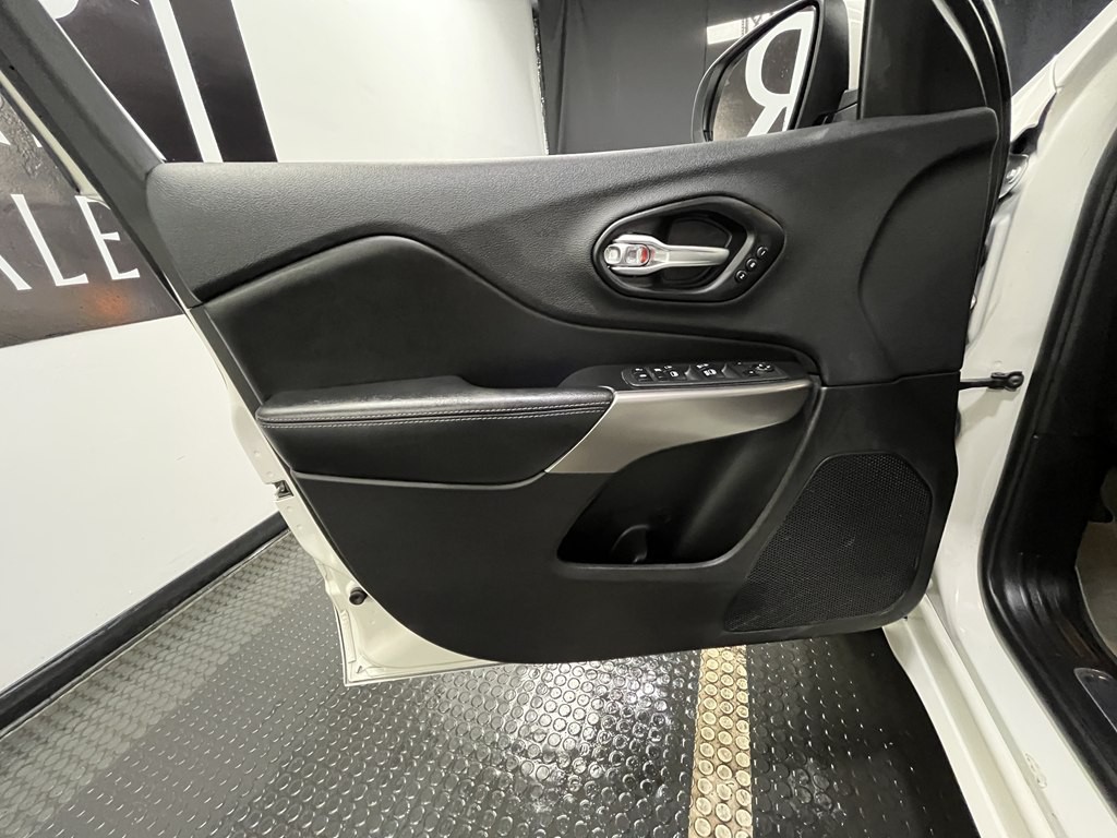 2019 Jeep Cherokee Image 7