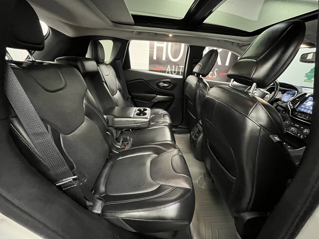 2019 Jeep Cherokee Image 16