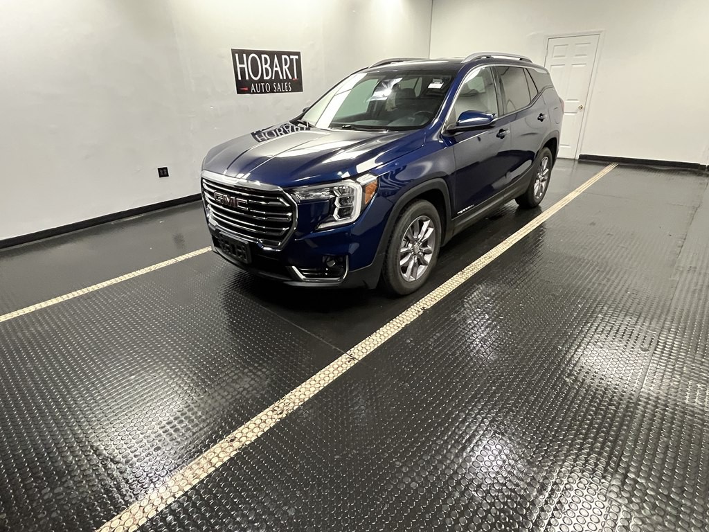 2023 GMC Terrain Image 3