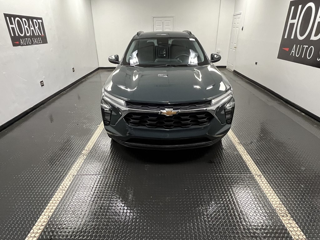 2025 Chevrolet Trax Image 2
