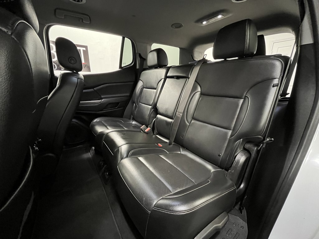 2023 GMC Acadia Image 15