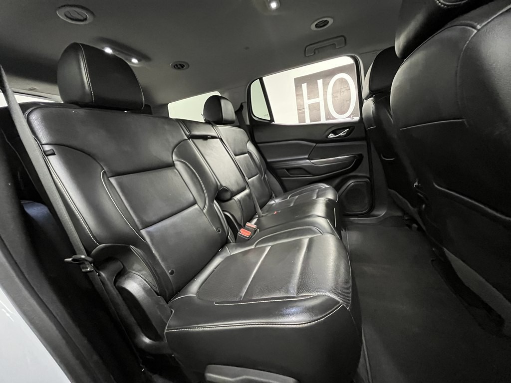 2023 GMC Acadia Image 18