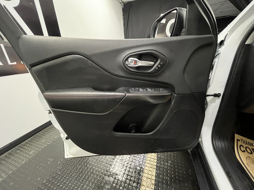 2019 Jeep Cherokee Image 7