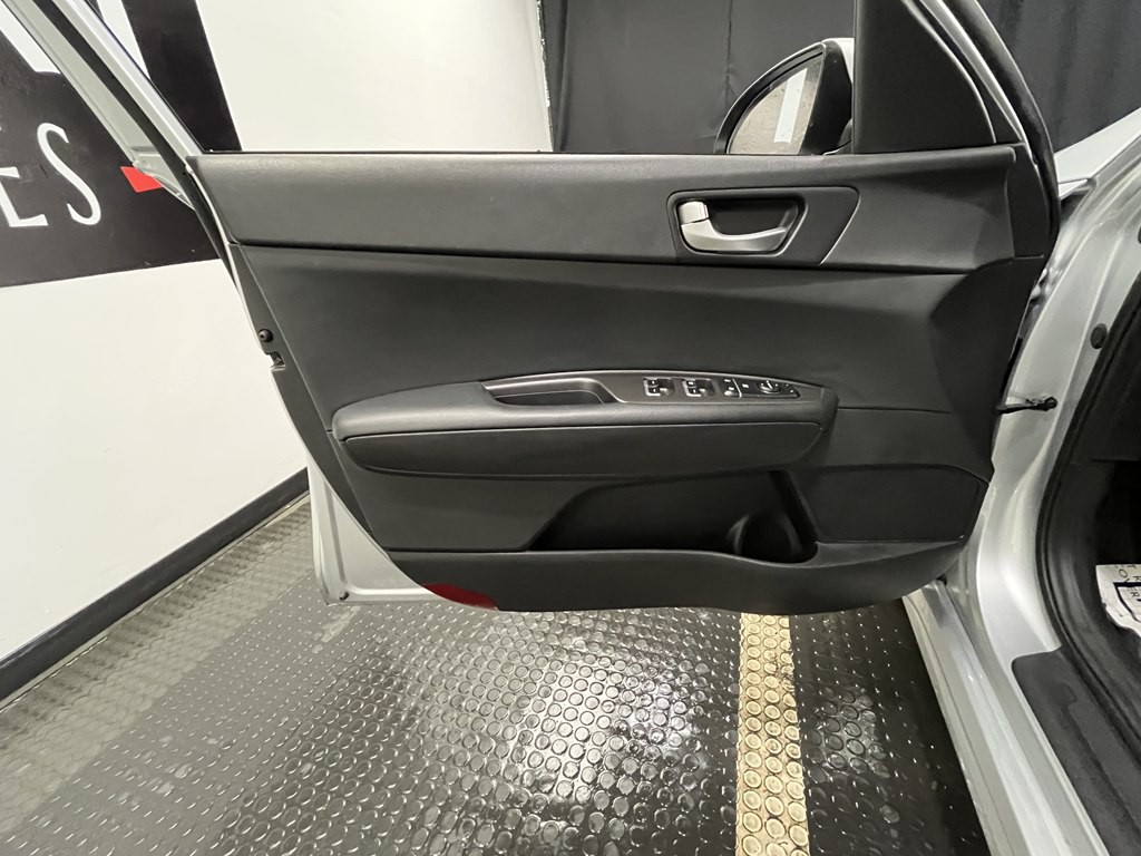 2019 Kia Optima Image 7