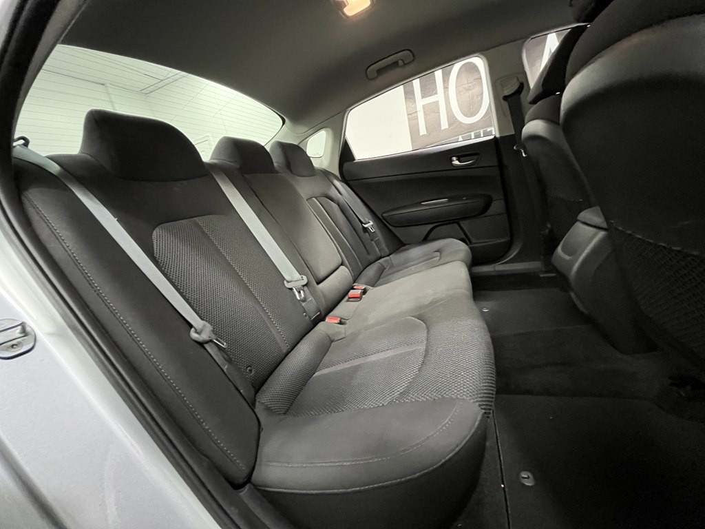 2019 Kia Optima Image 17