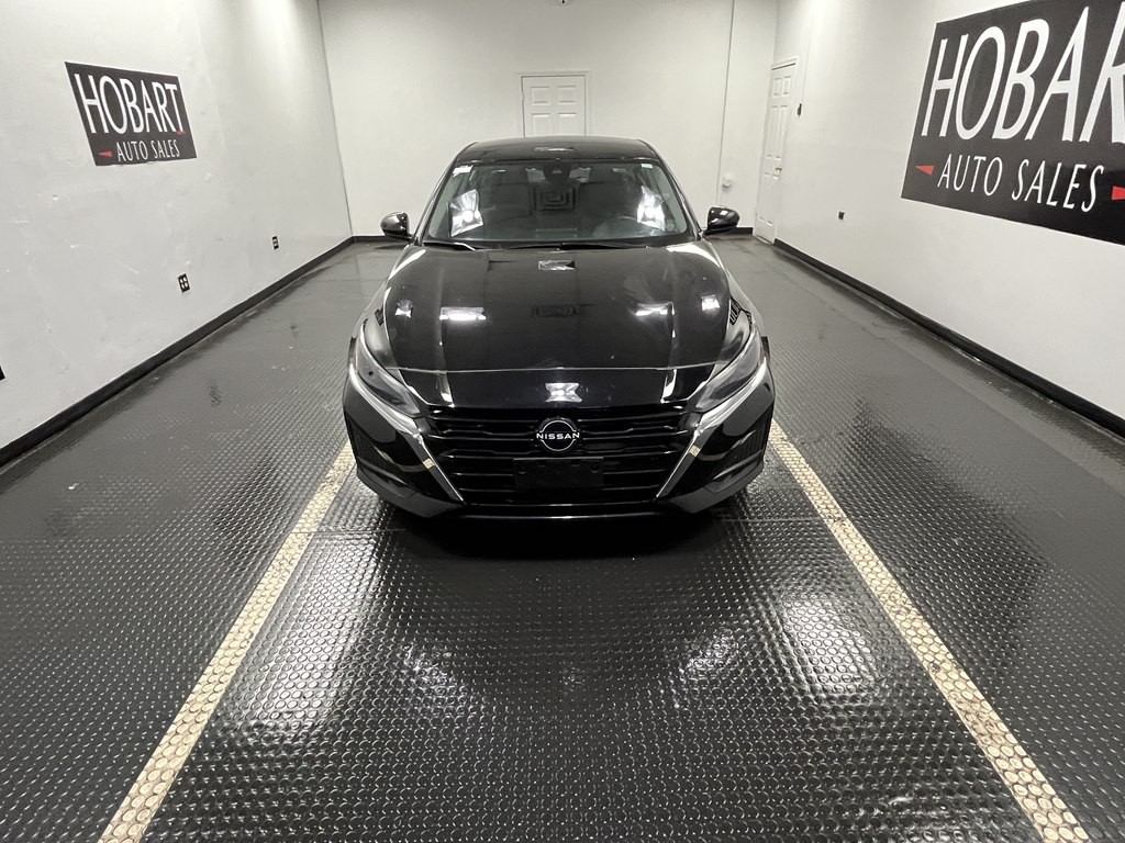 2023 Nissan Altima Image 2