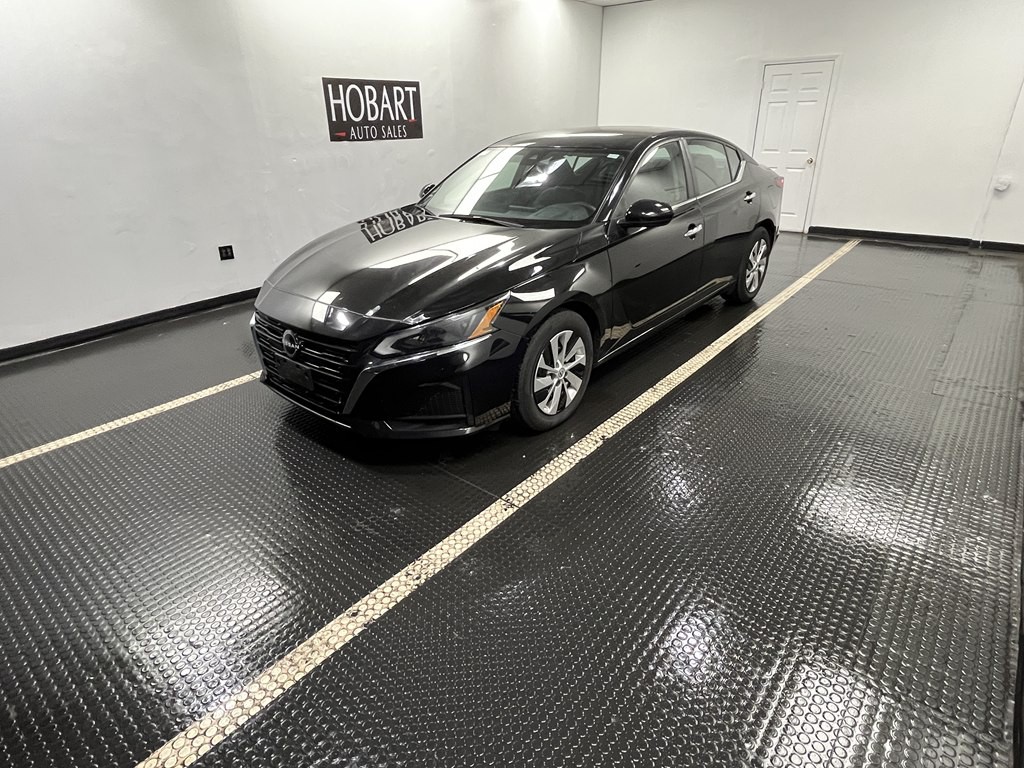 2023 Nissan Altima Image 3