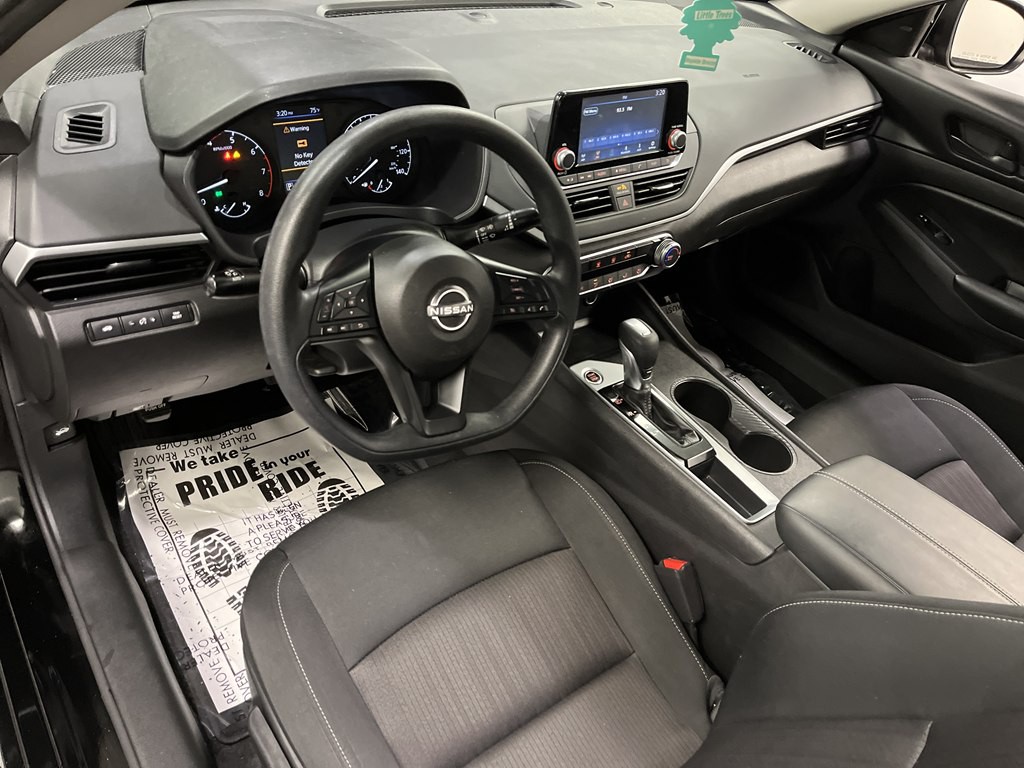 2023 Nissan Altima Image 9