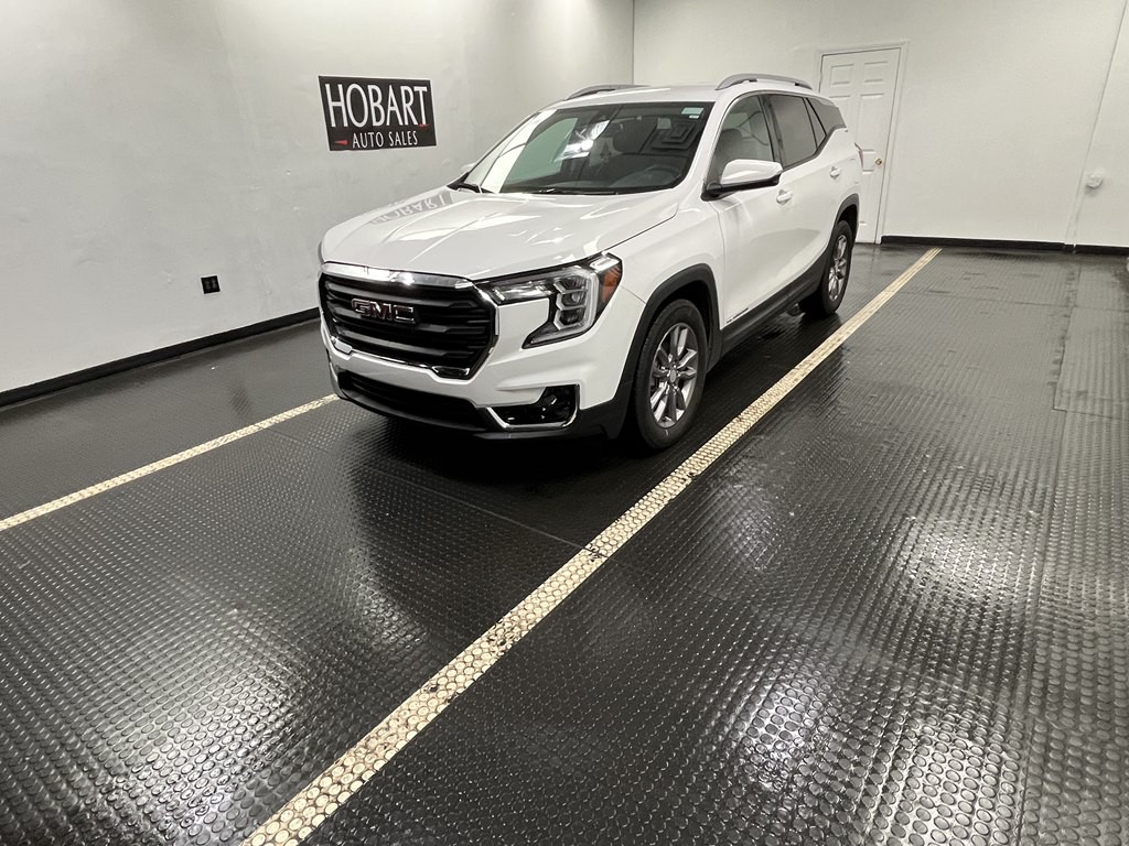 2023 GMC Terrain Image 3