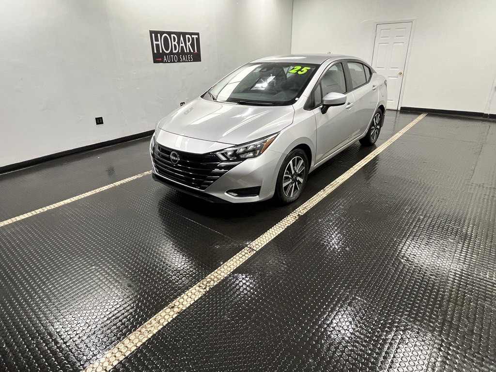 2025 Nissan Versa Image 3