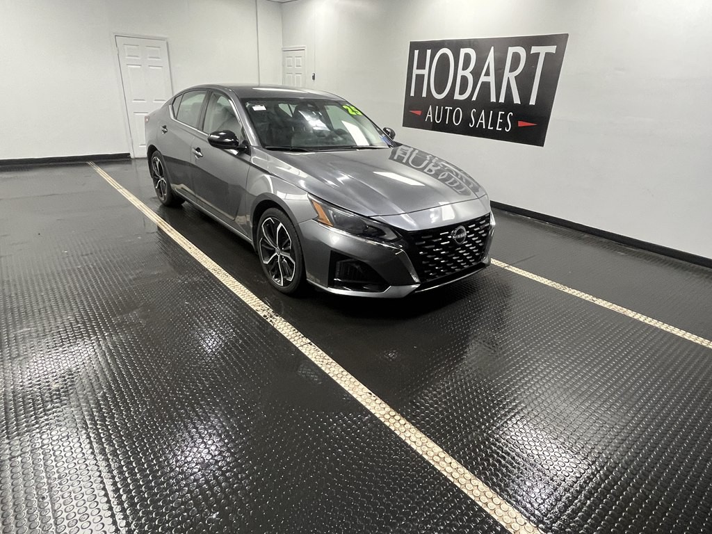 2025 Nissan Altima Image 1