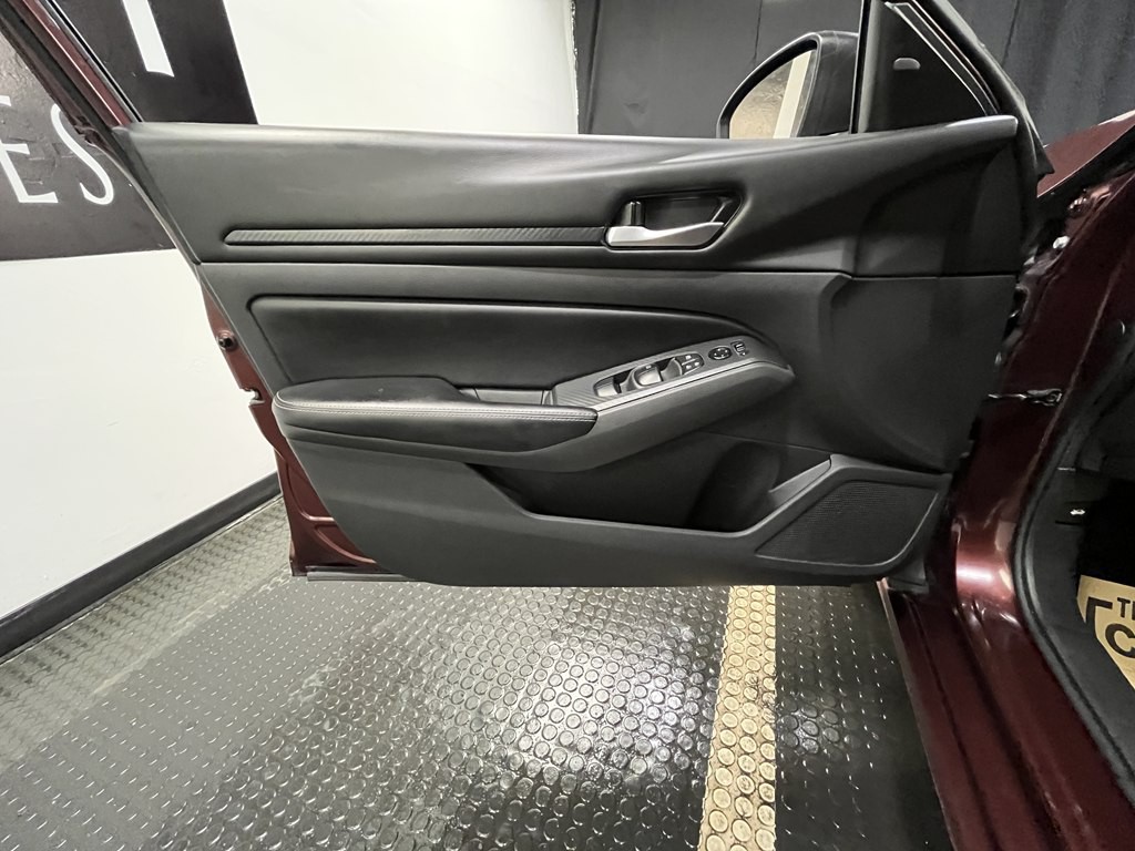 2024 Nissan Altima Image 7