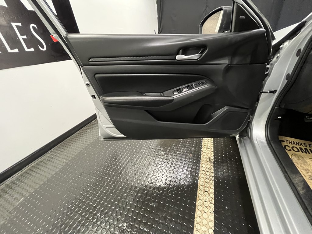 2024 Nissan Altima Image 7