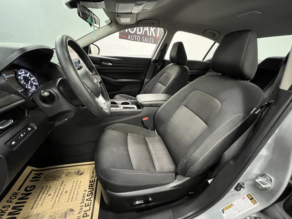 2024 Nissan Altima Image 8