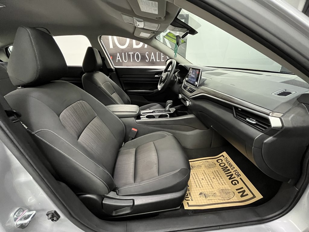 2024 Nissan Altima Image 10