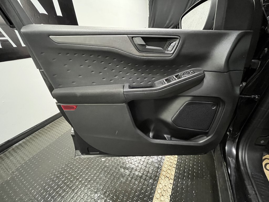 2020 Ford Escape Image 8