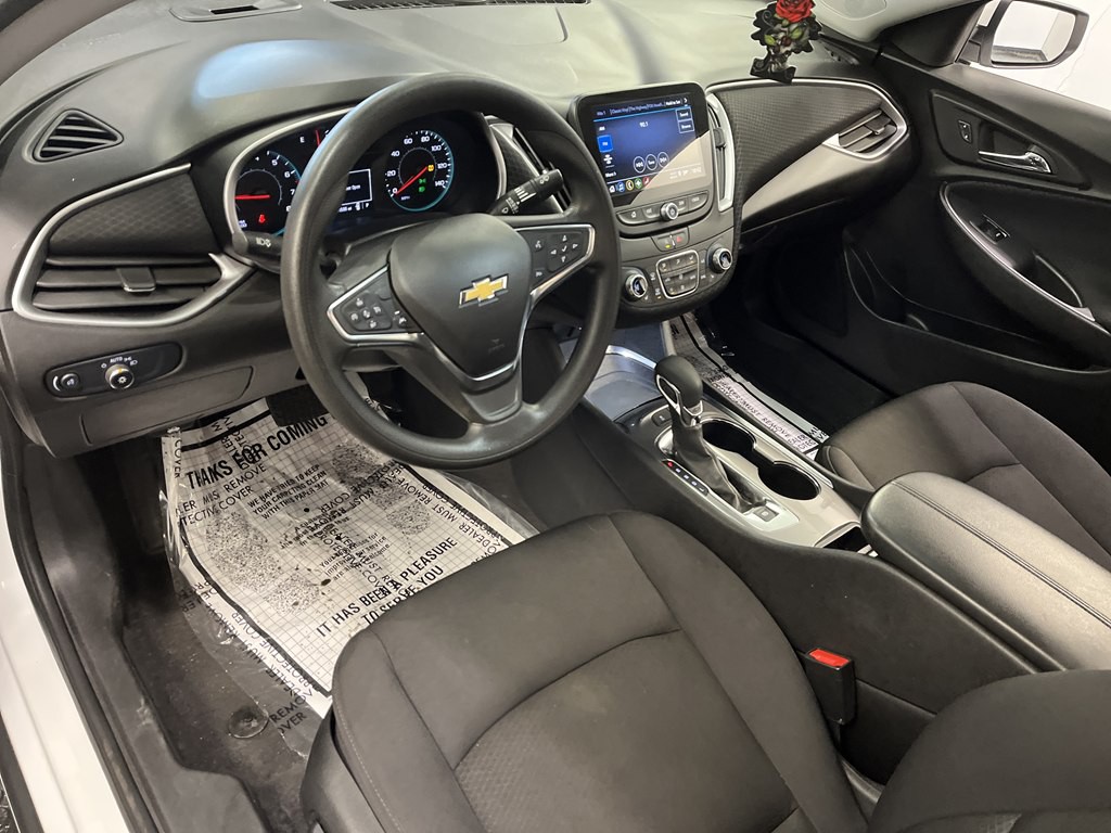 2025 Chevrolet Malibu Image 8