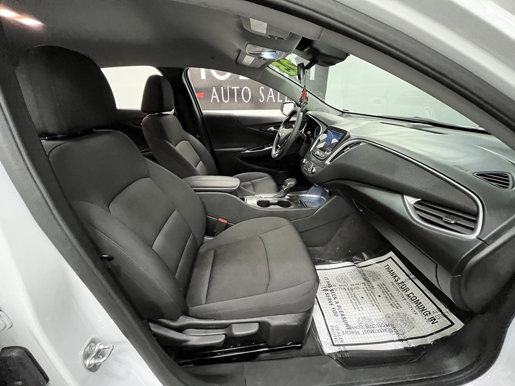 2025 Chevrolet Malibu Image 9