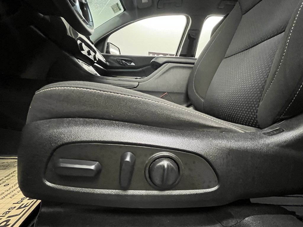 2022 GMC Acadia Image 9