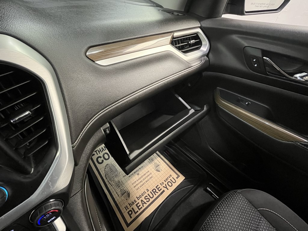2022 GMC Acadia Image 21