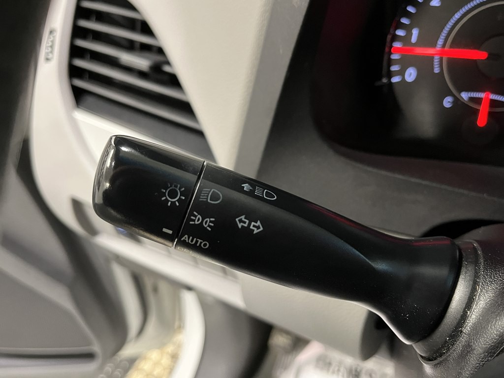 2016 Toyota Sienna Image 21