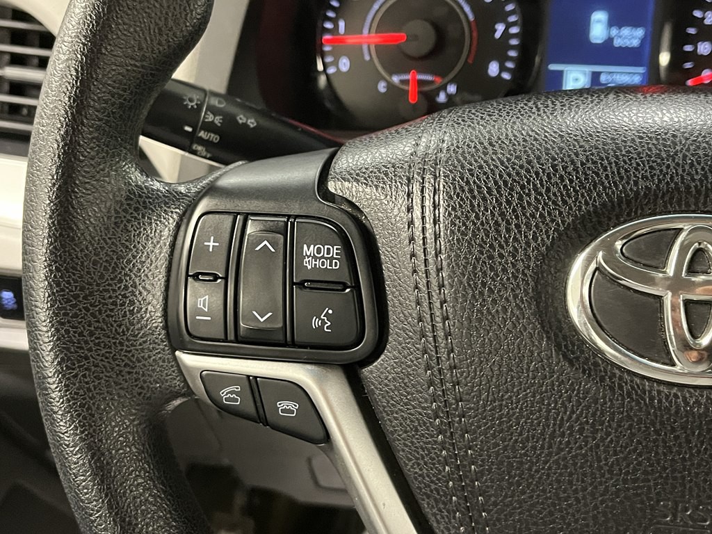 2016 Toyota Sienna Image 23