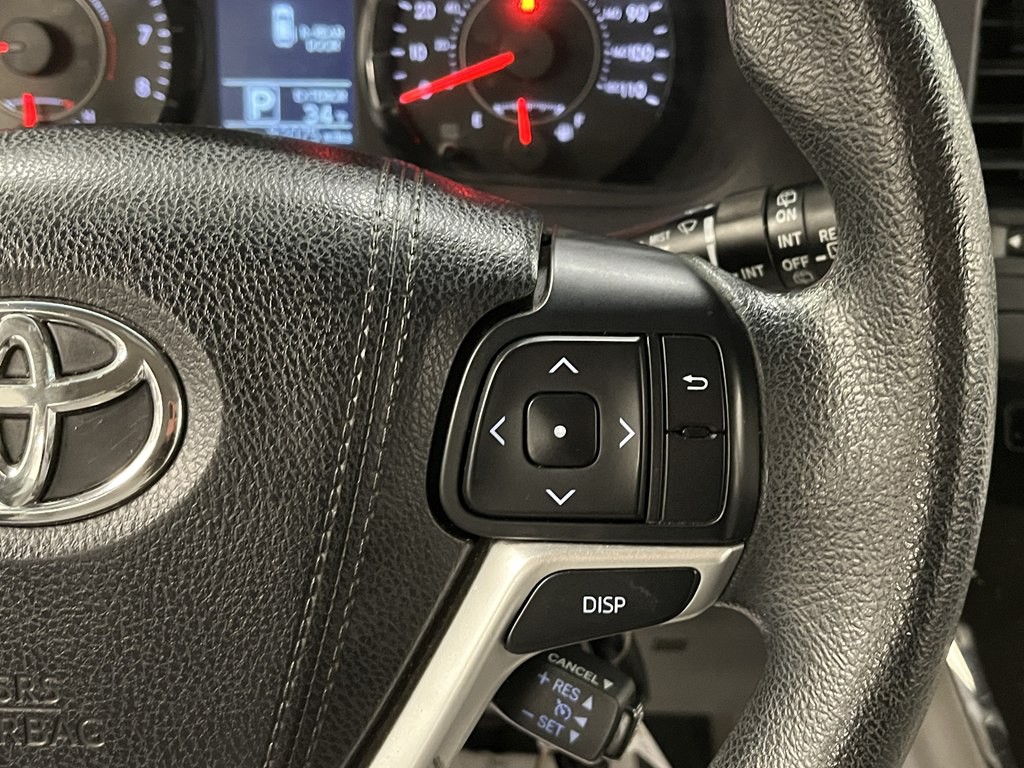 2016 Toyota Sienna Image 24