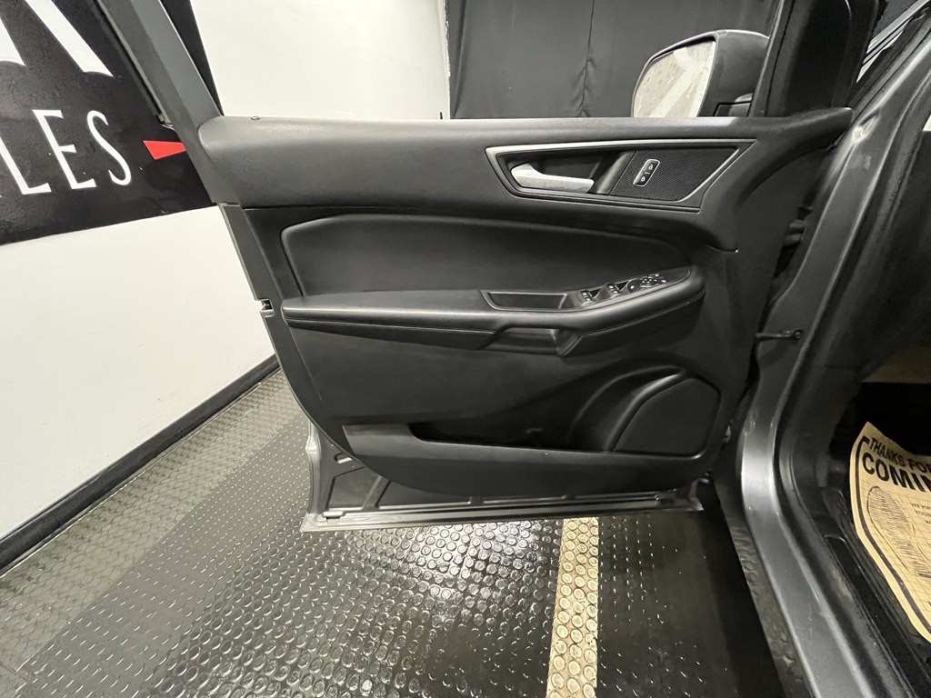 2022 Ford Edge Image 7