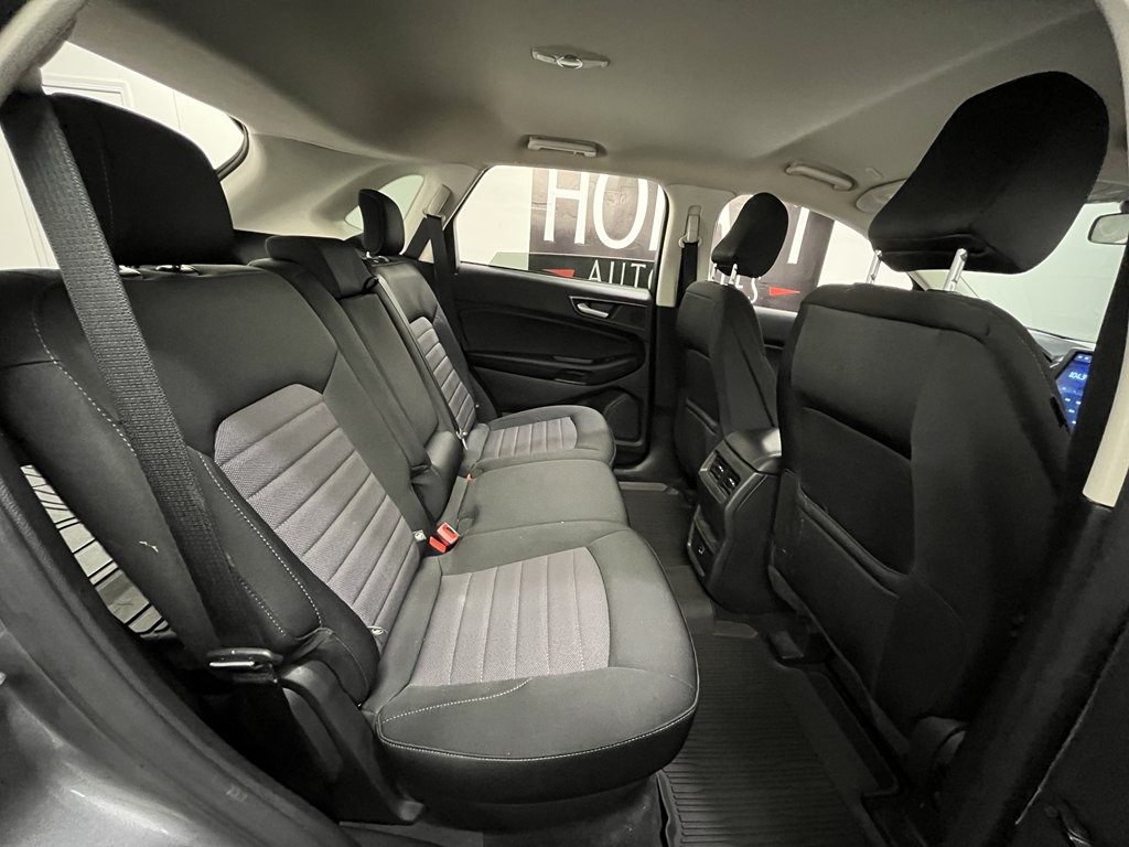 2022 Ford Edge Image 15