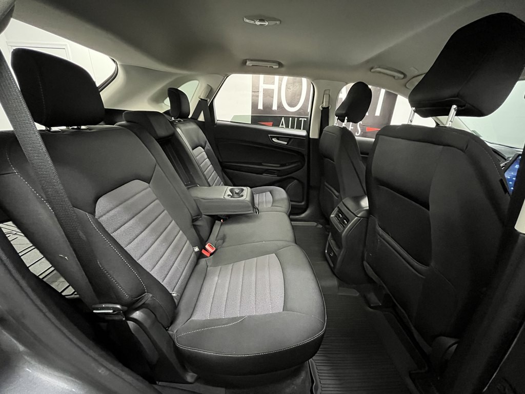 2022 Ford Edge Image 16