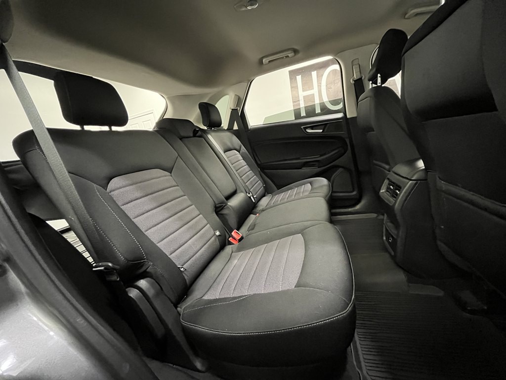 2022 Ford Edge Image 17