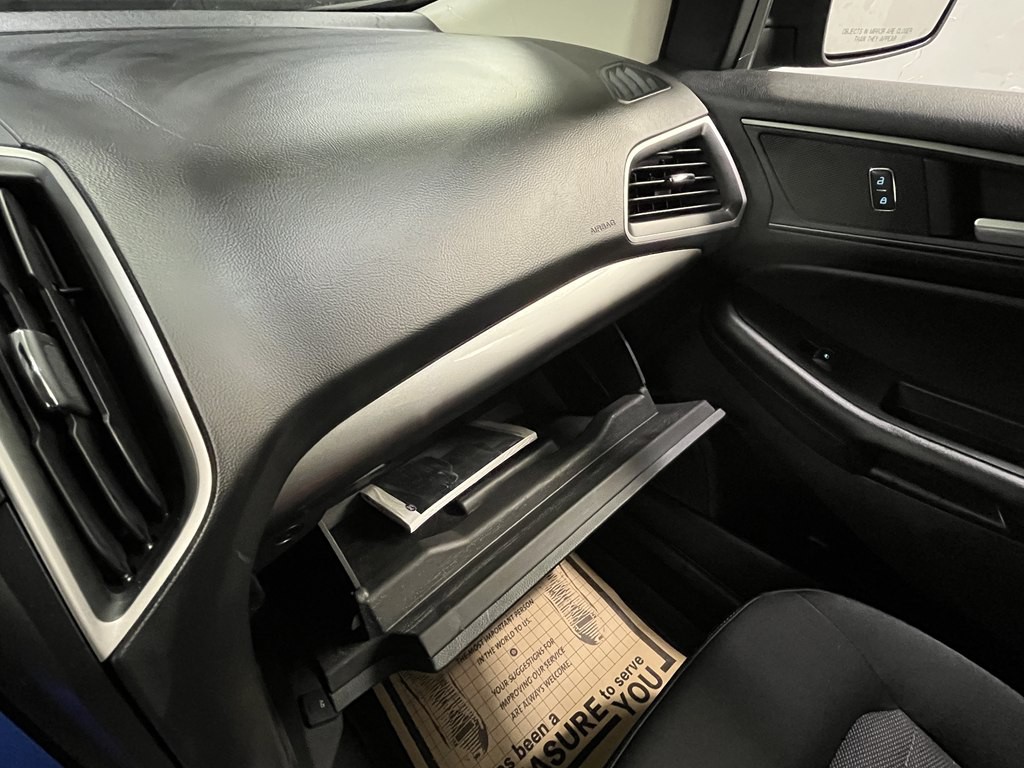 2022 Ford Edge Image 22