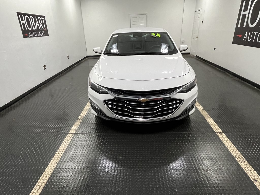 2024 Chevrolet Malibu Image 2