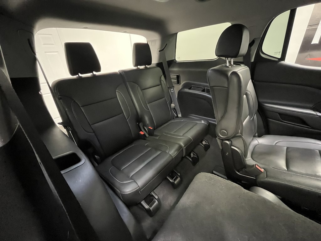 2023 GMC Acadia Image 16