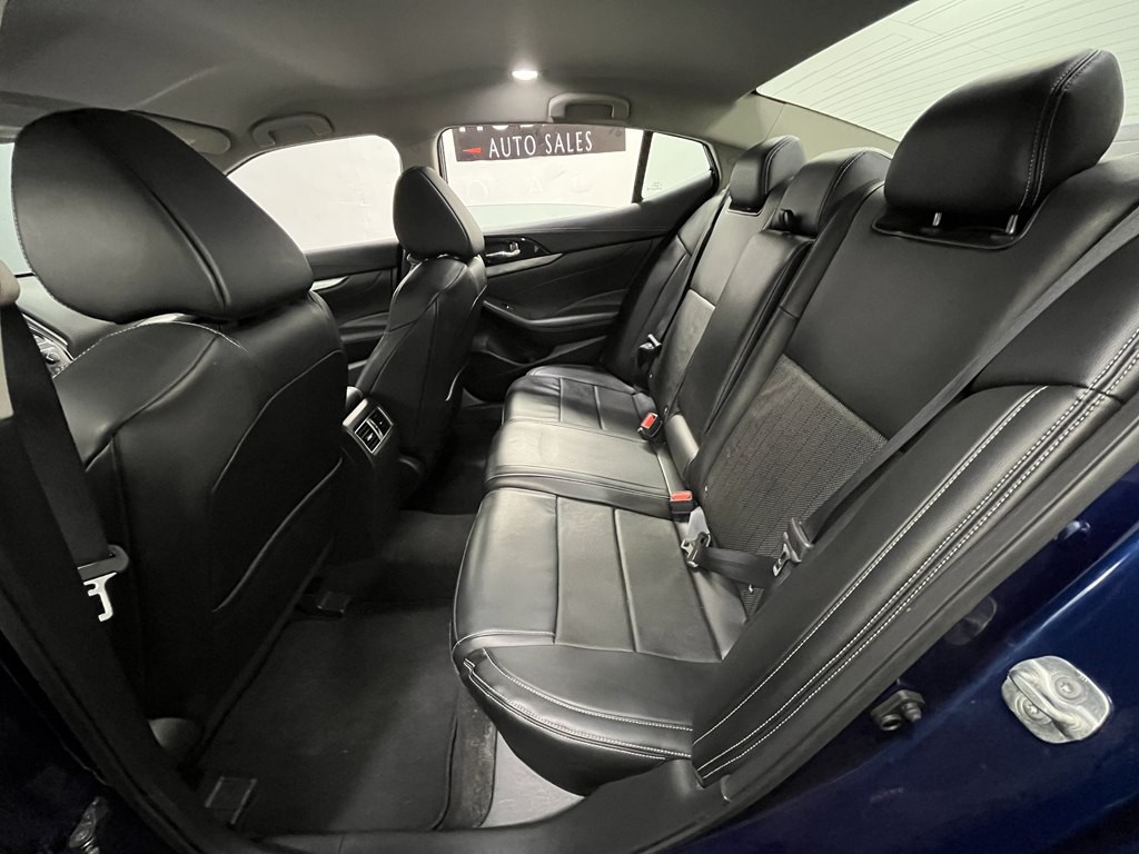 2023 Nissan Maxima Image 12