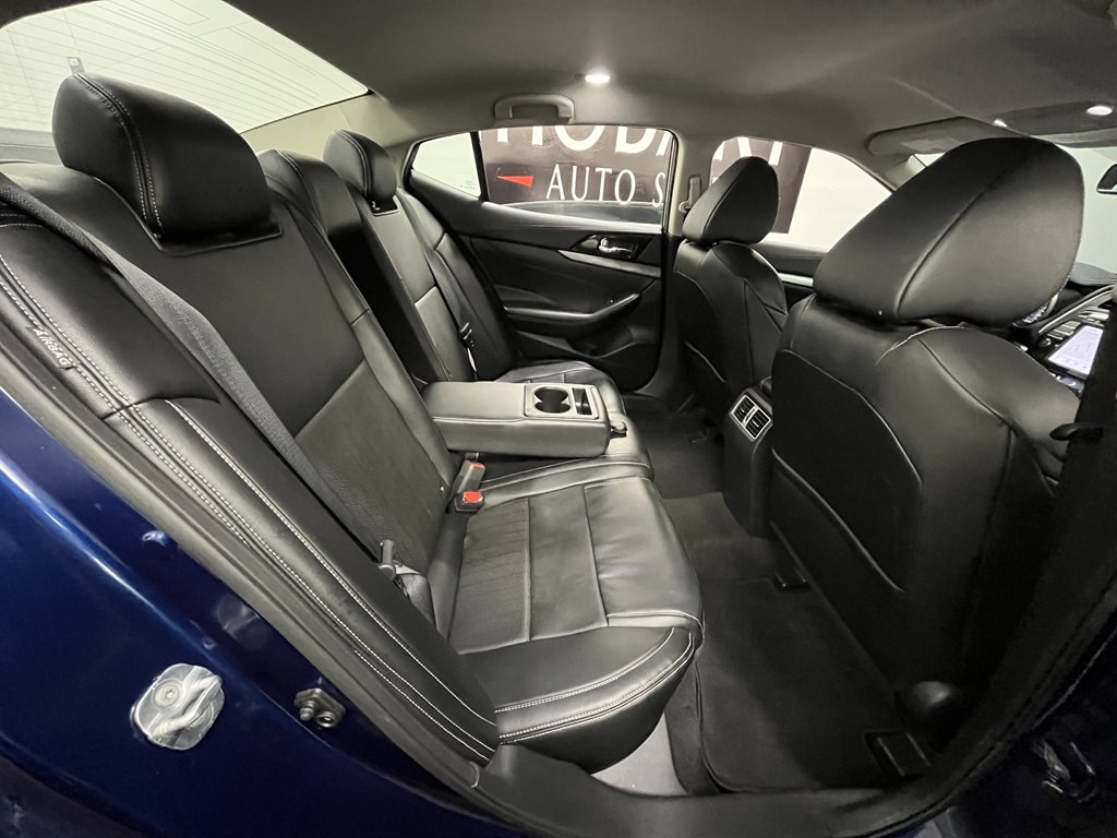 2023 Nissan Maxima Image 16