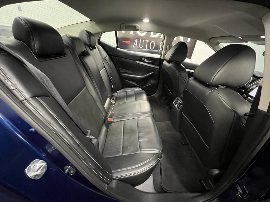 2023 Nissan Maxima Image 17