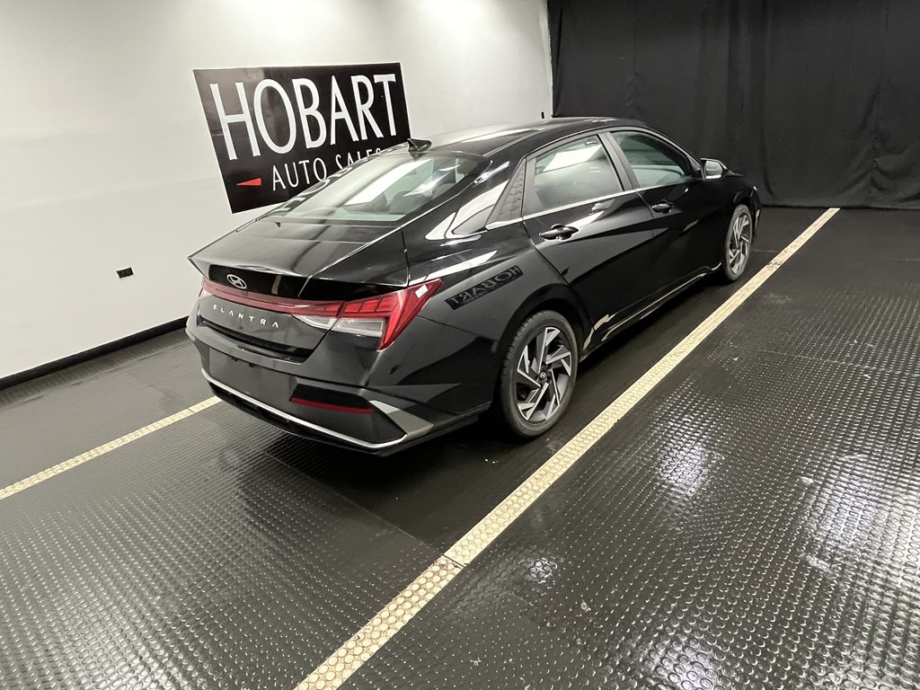 2025 Hyundai Elantra Image 6