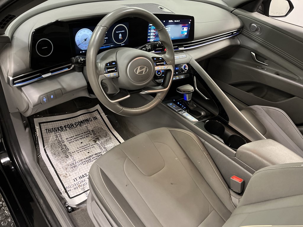 2025 Hyundai Elantra Image 9