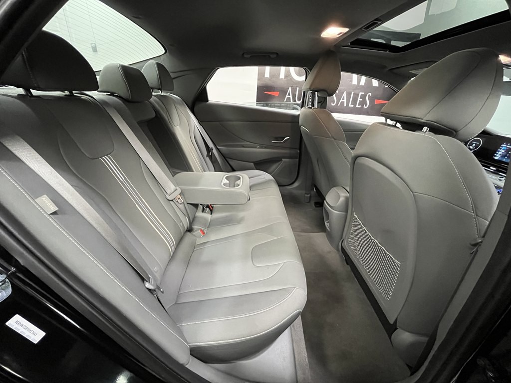 2025 Hyundai Elantra Image 16